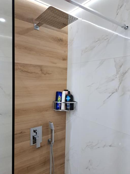 Luxury Suite פאטרה מראה חיצוני תמונה